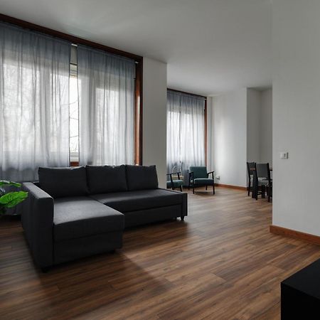 Joivy Chic 3-Bed Flat Near Colonne Di San Lorenzo Милан Экстерьер фото