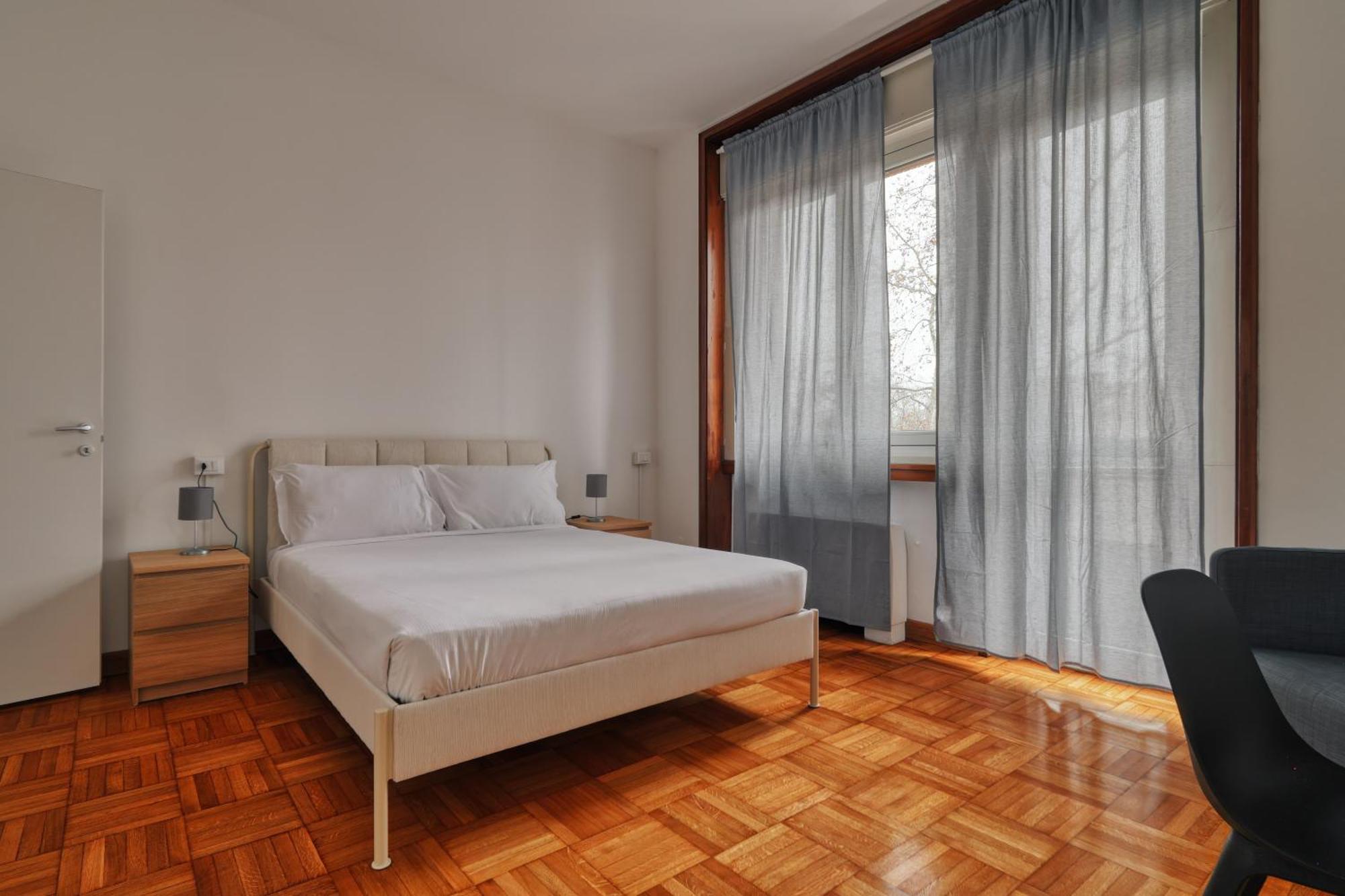Joivy Chic 3-Bed Flat Near Colonne Di San Lorenzo Милан Экстерьер фото