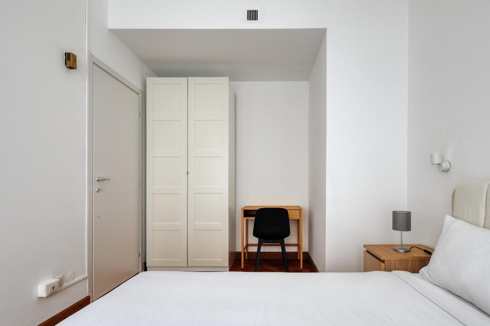 Joivy Chic 3-Bed Flat Near Colonne Di San Lorenzo Милан Экстерьер фото