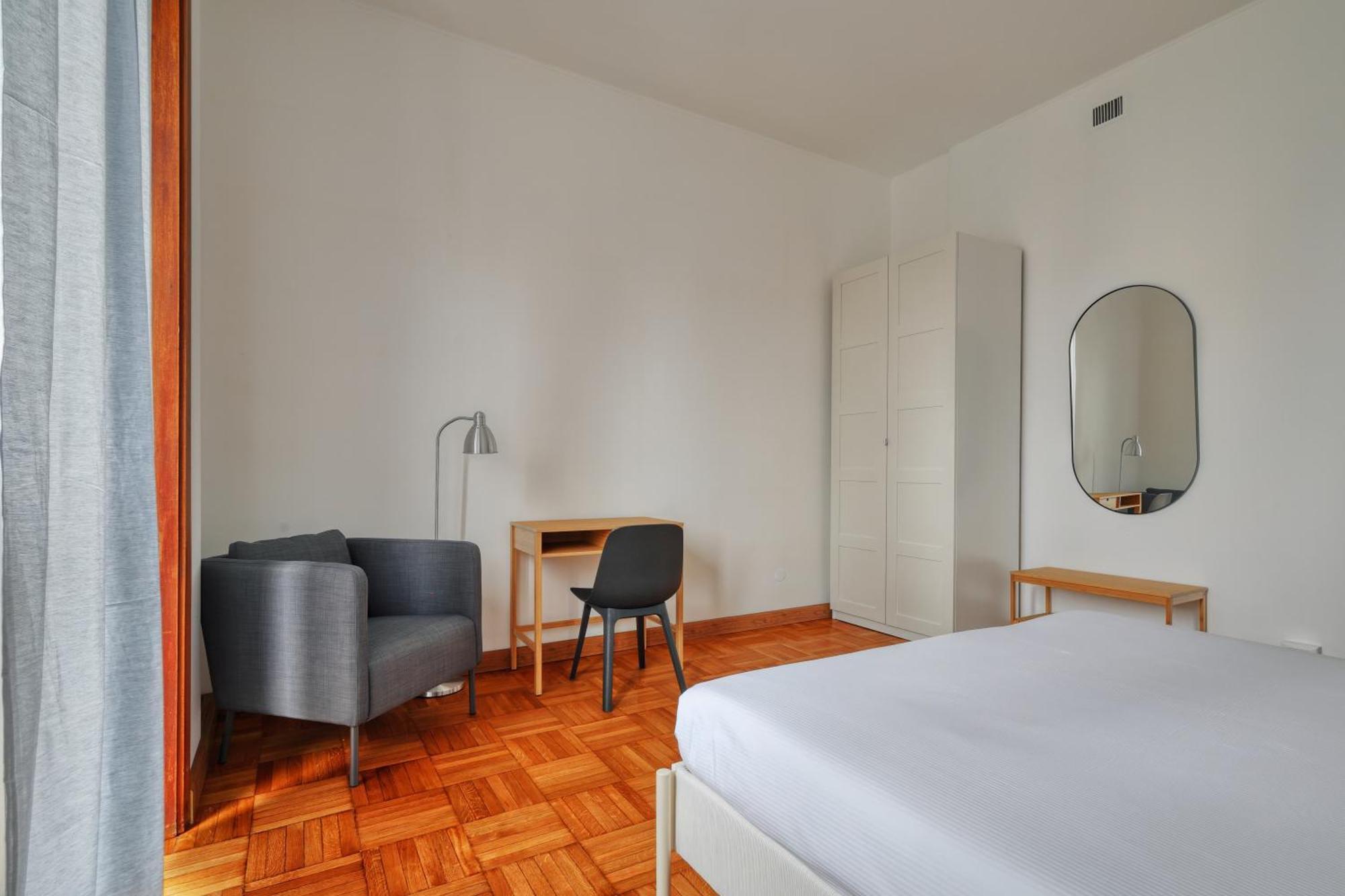 Joivy Chic 3-Bed Flat Near Colonne Di San Lorenzo Милан Экстерьер фото