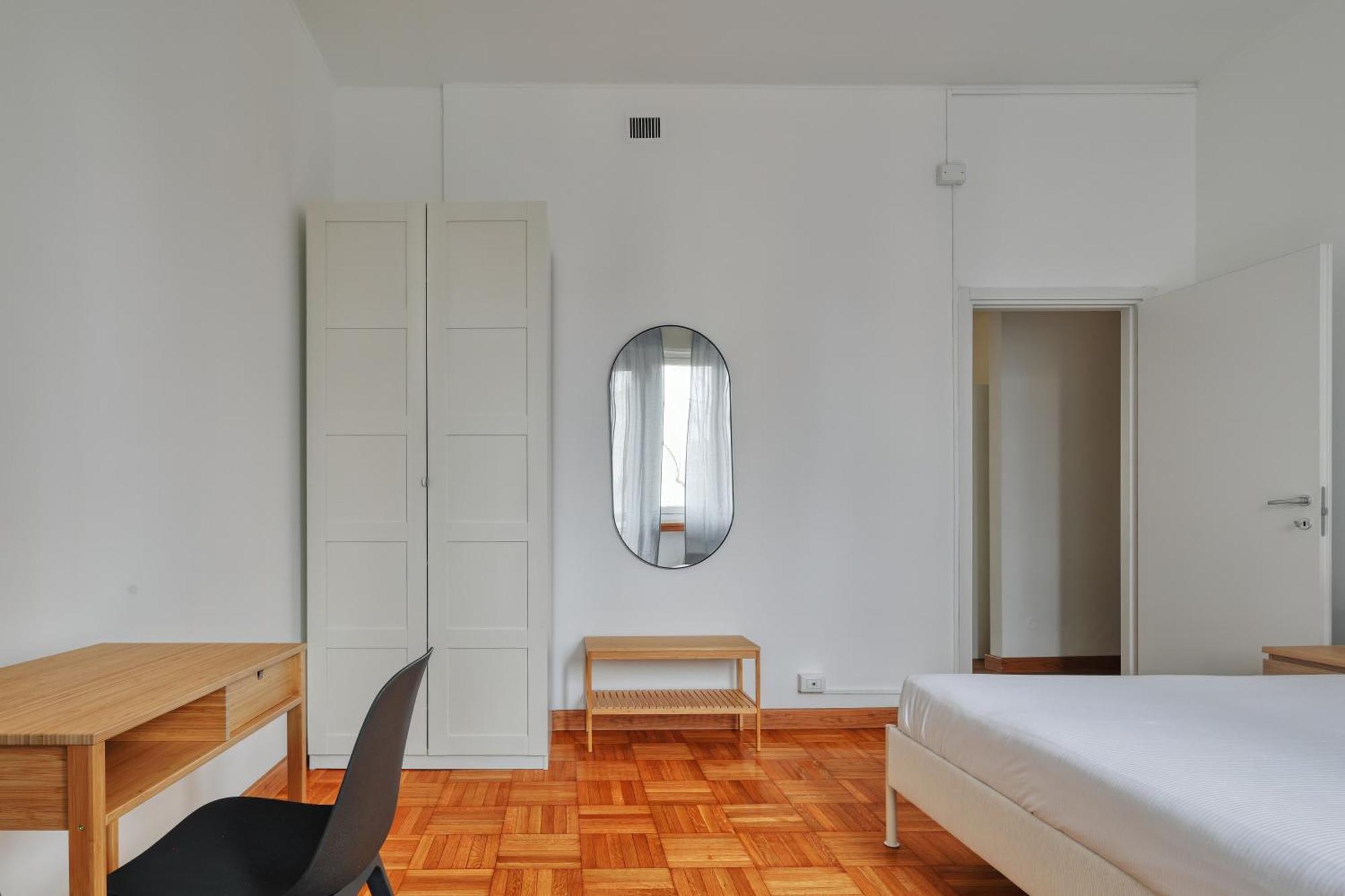 Joivy Chic 3-Bed Flat Near Colonne Di San Lorenzo Милан Экстерьер фото