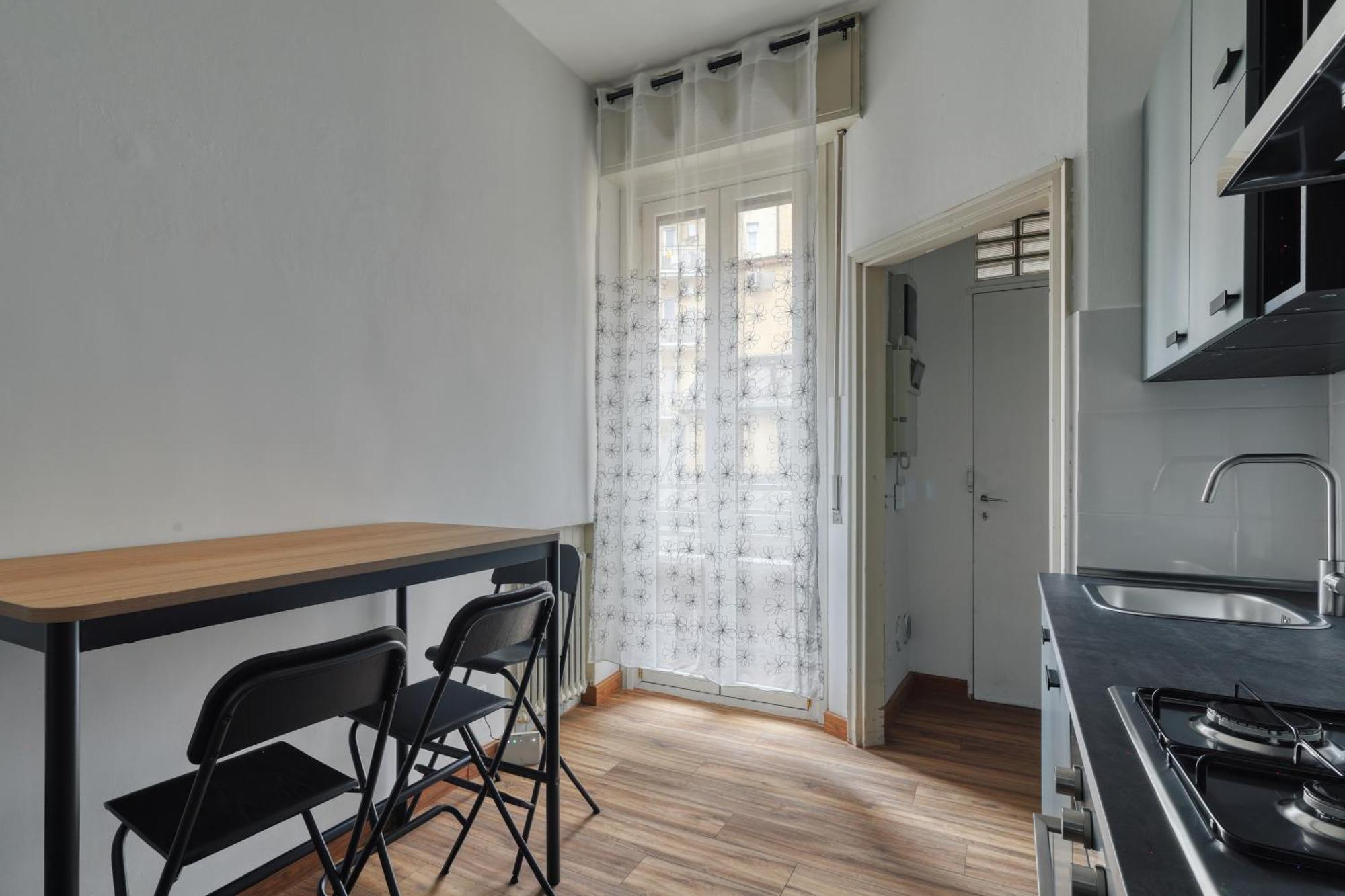 Joivy Chic 3-Bed Flat Near Colonne Di San Lorenzo Милан Экстерьер фото